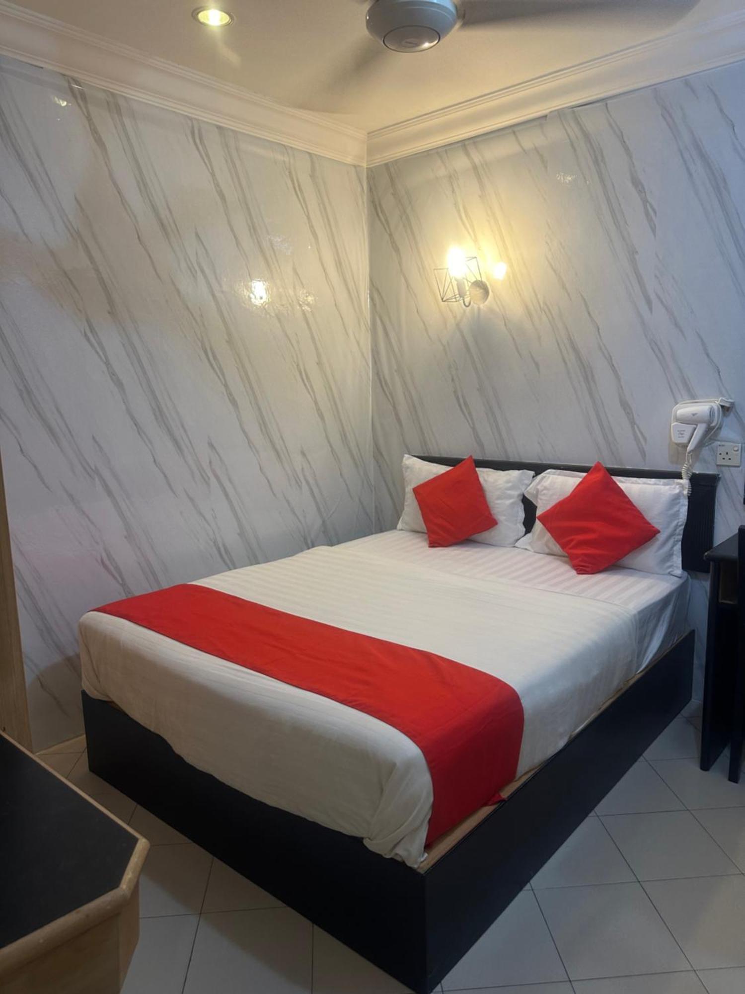 V Hotel เตลุคอินทัน ภายนอก รูปภาพ