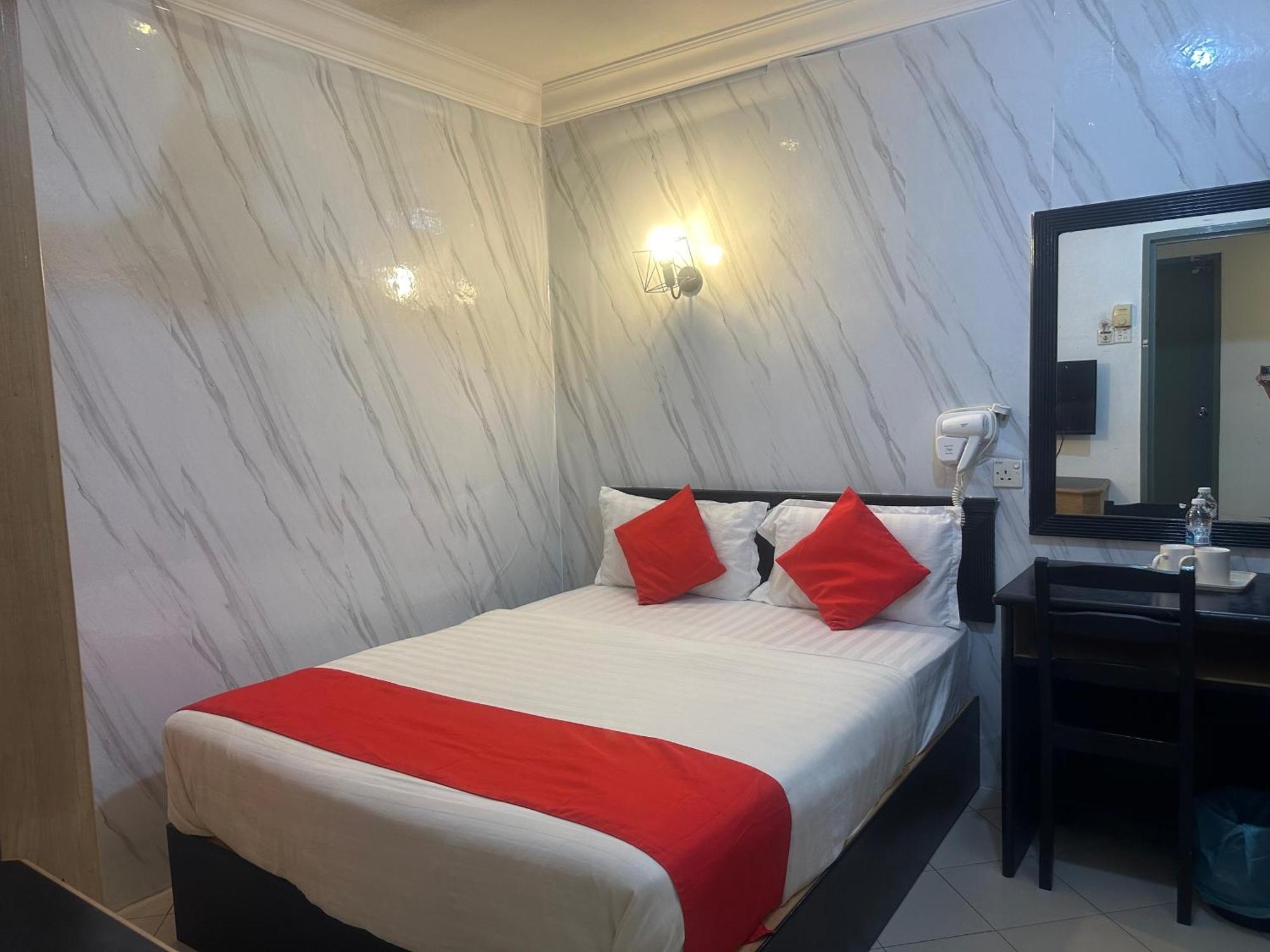 V Hotel เตลุคอินทัน ภายนอก รูปภาพ